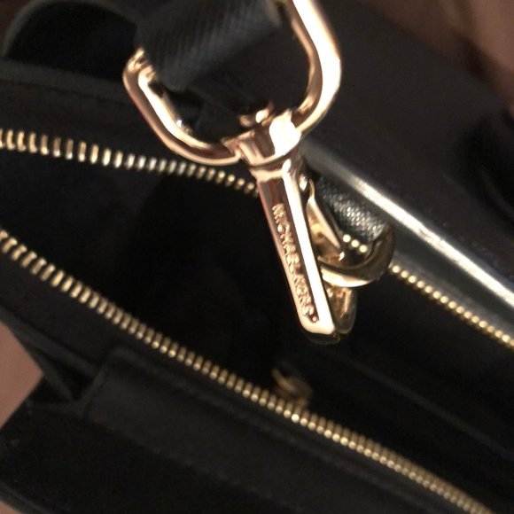 Michael Kors Selma Satchel Purse / sacoche (Large) - Picture 6 of 8